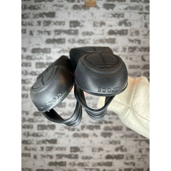 Crocs | women black flat rubber shoes - Picture 5 of 7